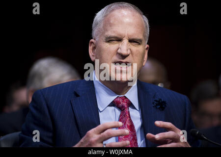 National Geospatial Intelligence Agency regista Robert Cardillo testimonia davanti al Senato selezionare comitato di intelligence nel corso di una audizione circa 'World Wide minacce,' il 13 febbraio 2018 a Washington, DC. Foto di Pete Marovich/UPI Foto Stock