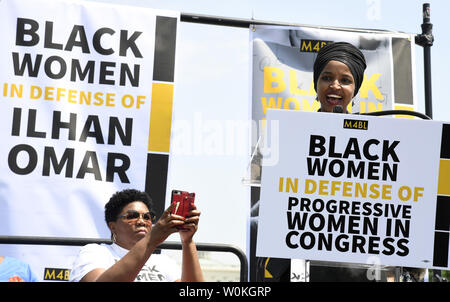 Sost. Ilhan Omar del Minnesota rende commento durante un rally sul Mall di Washington, 30 aprile 2019, a Washington, DC. Il rally chiamato per i leader democratici di censurare il presidente Donald Trump per la sua recente commento su Ihan. Foto di Mike Theiler/UPI Foto Stock