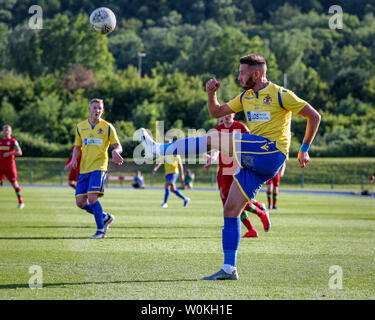 Cardiff, Regno Unito. Il 27 luglio 2019. Jonathan cofano di Barry città durante la gara di Europa League. Credito: Matteo Lofthouse/Alamy Live News Foto Stock