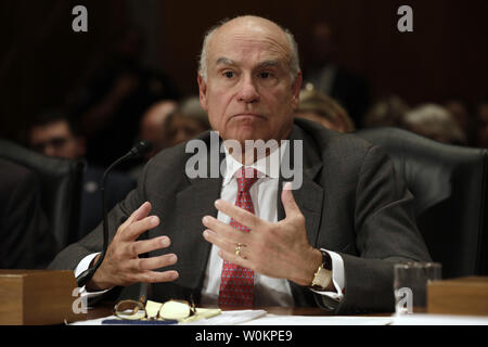 Roman Martinez IV testimonia prima di un Senato Homeland Security Comitato nomina audizione da un governatore dell'U.S. Servizio postale, sulla Capitol Hill a Washington il 2 aprile 2019. Foto di Yuri Gripas/UPI Foto Stock