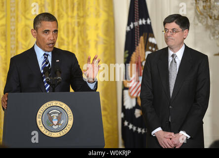 Il presidente Barack Obama nomina Jack Lew come nuovo Segretario del Tesoro per sostituire Tim Geithner nella Sala Est della Casa Bianca di Washington il 10 gennaio 2013. UPI/Pat Benic Foto Stock