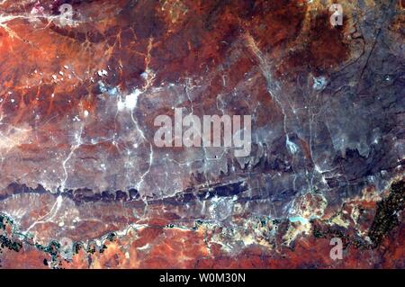 Il controllato a distanza Sally Ride EarthKAM a bordo della Stazione Spaziale Internazionale scattato questa fotografia durante un cavalcavia del Sud Africa il 9 febbraio 2016. Il programma EarthKAM permette agli studenti di richiedere le fotografie di specifiche caratteristiche di massa, che vengono prese da una speciale telecamera montata sulla stazione spaziale. Il progetto è stato avviato nel 1995 dal dottor Sally Ride, America la prima donna nello spazio. Esso ha volato su cinque space shuttle voli prima di muoversi verso la ISS sulla spedizione 1 nel 2001. UPI Foto Stock