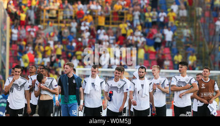 Bologna, Italia. Il 27 giugno, 2019. Soccer, U-21 uomini: Campionato Europeo, Germania - Romania, ultimo round, semi-finale: team tedesco cheers dopo la vittoria. Credito: Cezaro De Luca/dpa/Alamy Live News Foto Stock