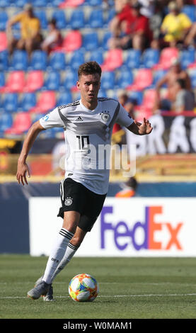 Bologna, Italia. Il 27 giugno, 2019. Soccer, U-21 uomini: Campionato Europeo, Germania - Romania, ultimo round, semi-finale: la Germania Luca Waldschmidt in azione. Credito: Cezaro De Luca/dpa/Alamy Live News Foto Stock