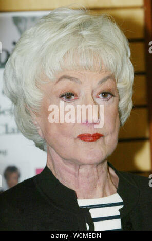 L'attrice Bea Arthur, visto in un Novembre 22, 2005 file foto in New York City, è morto di cancro a Los Angeles all'età di 86 il 25 aprile 2009. (UPI foto/Monika Graff/File) Foto Stock