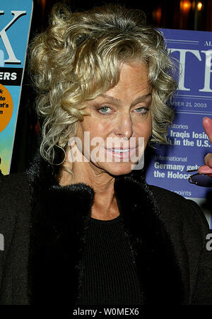 Farrah Fawcett, visto in febbraio 12, 2004 file foto di New York, è morto a Los Angeles combattendo cancro il 25 giugno 2009. Lei aveva 62 anni. (UPI foto/Laura Cavanaugh/File) Foto Stock