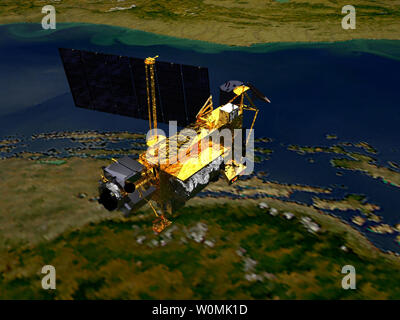 Un 6.5-ton satellite di cadere fuori orbita andrà a colpire la terra il 23 settembre 2011 e 26 pezzi di essa hanno una buona probabilità di sopravvivere il calore di re-entry, la NASA ha detto. La posizione esatta del suo rientro è impossibile individuare perché l'atmosfera superiore la ricerca Satellite percorre migliaia di chilometri in una questione di minuti, Mark Matney della NASA orbitale di team di detriti ha detto il CNN. UPI/NASA Foto Stock