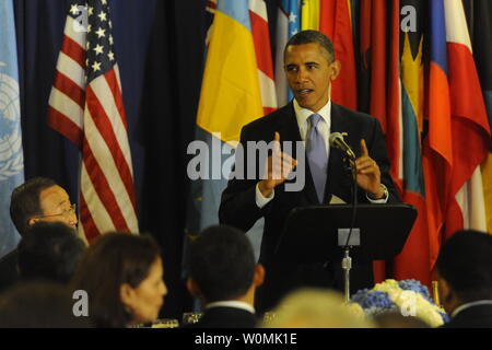 21 Settembre 2011 - New York, NY - il Presidente degli Stati Uniti Barack Obama ha condiviso un toast prima di pranzo con il Segretario Generale delle Nazioni Unite Ban Ki-moon presso la sede delle Nazioni Unite di mercoledì, 21 settembre 2011 a New York City. Photo credit: Aaron Showalter/Sipa premere Foto Stock