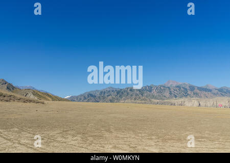 Gobi Grand Canyon auto sfondo sotto giornata di sole Foto Stock