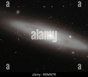 Questo non datato NASA immagine presa dal Telescopio Spaziale Hubble mostra galassia NGC 4866 nella Costellazione di Virgo, 8 agosto 2013. UPI/NASA Foto Stock