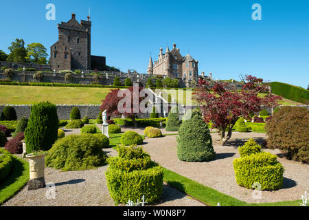 Drummond giardini di castello in castello di Drummond in Perthshire Scozia , REGNO UNITO Foto Stock