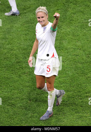 L'Inghilterra del Steph Houghton celebra dopo il fischio finale durante il FIFA Coppa del Mondo femminile, quarti di finale, a Stade Oceane, Le Havre, Francia. Foto Stock