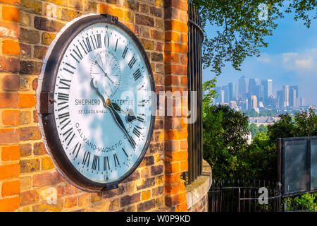 London, Regno Unito - 21 Maggio 2018: Londra, Regno Unito - 14 Maggio 2018: Il Royal Observatory di Greenwich è un osservatorio situato su una collina nel parco di Greenwich, best kno Foto Stock