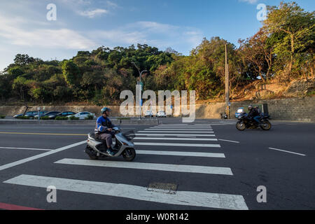 Kaohsiung, Taiwan - 03 Mar 2019: Paesaggio urbano della città di Kaohsiung al mattino Foto Stock