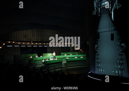 Giugno 27, 2019 - Pasadena, California, Stati Uniti d'America - una vista generale del teatro della cupola lunare per l'Apollo 11 Anteprima media evento presso il Rose Bowl a Pasadena, in California. (Credito Immagine: © Billy Bennight/ZUMA filo) Foto Stock