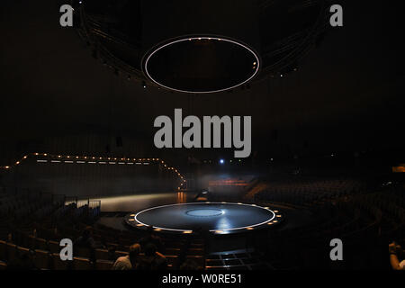 Pasadena, California, Stati Uniti d'America. Il 27 giugno, 2019. Una vista generale del teatro della cupola lunare per l'Apollo 11 Anteprima media evento presso il Rose Bowl a Pasadena, in California. Credito: Billy Bennight/ZUMA filo/Alamy Live News Foto Stock