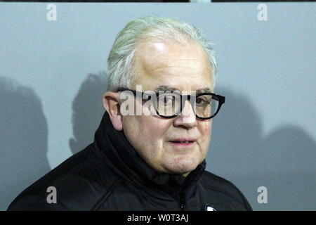 Präsident / Presidente Fritz Keller (Freiburg), 1. BL: 17-18 -27. Spieltag - SC Freiburg vs VfB Stuttgart Foto Stock