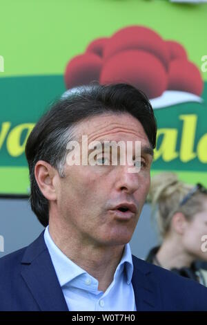 Trainer Bruno Labbadia (VfL Wolfsburg), 1. BL: 17-18 -29. Spieltag - SC Freiburg vs VfL Wolfsburg Foto Stock