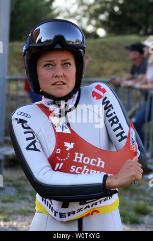 Carina Vogt (SC Degenfeld) bei der Skisprung DM Einzel Hinterzarten 2018 Foto Stock