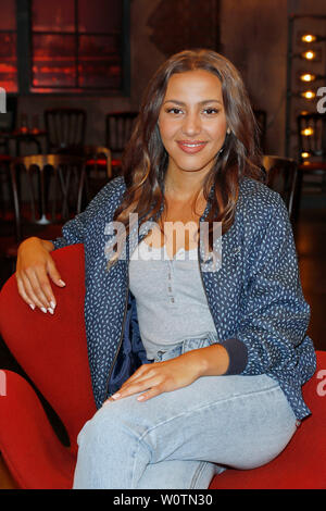 Sebastian Bezzel, Helena Zacher, Karl-Heinz Zacher, Bettina Boettinger, Namika, Moritz A. Sachs, Katerina Jacob, Mariana Leky, Koelner Treff (Folge 465), WDR Studio BS2, Koeln, 27.07.2018 Foto Stock
