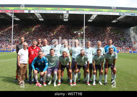 Die Traditionself des FC Bayern Muenchen beim Jubilaeumsspiel SC Freiburg - FC Bayern Muenchen Foto Stock