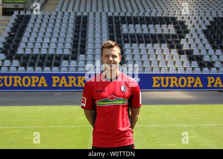 Patrick Kammerbauer (SC Freiburg) - SC Freiburg Mannschaftsfoto 2018-19 Foto Stock