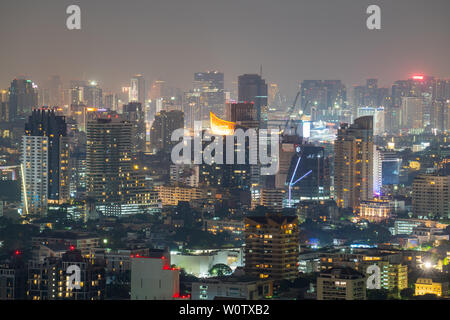 Bangkok, Tailandia - 23 dicembre 2018: Città di Bangkok dove è la capitale della Thailandia copertura con l'inquinamento atmosferico la creazione di scena poco chiare e u Foto Stock