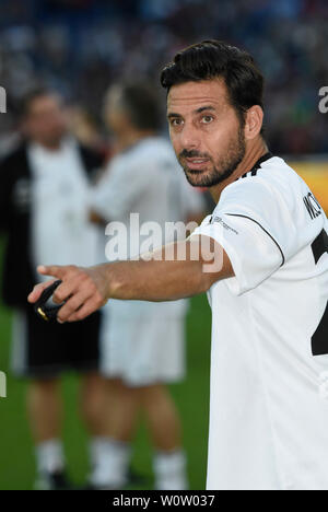 Claudio Pizarro bei 'Mertes Homecoming' in der HDI Arena di Hannover am 13.10.2018 Foto Stock