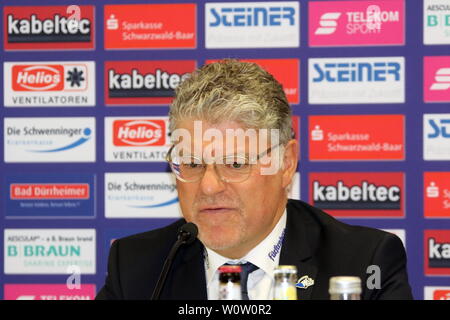 Cheftrainer Pat Cortina (Schwenningen), Pressekonferenz, PK, 11. Sptg. DEL 18-19: SERC Wildwings vs. Fischtown Pinguins Bremerhaven Foto Stock