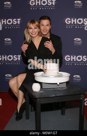 Julian David & Susanne Klehn, Premiere Ghost, Operettenhaus di Amburgo, 28.10.2018 Foto Stock