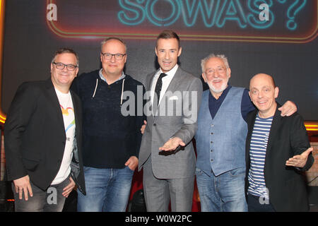 Elton, Oliver Welke, Kai Pflaume, Dieter Hallervorden, Bernhard Hoecker, Wer weiss denn sowas, Studio Hamburg, 05.11.2018 Foto Stock