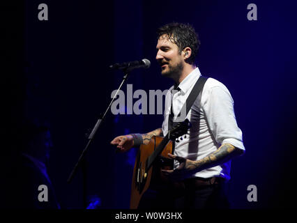 Frank Turner bei seinem Konzert im Capitol in Hannover am 11.11.2018 Foto Stock