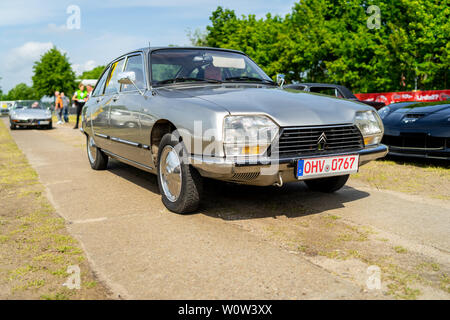 PAAREN IM GLIEN, Germania - 19 Maggio 2018: la piccola famiglia auto Citroen GS Pallas, 1977. Mostra 'Die Oldtimer Show 2018". Foto Stock