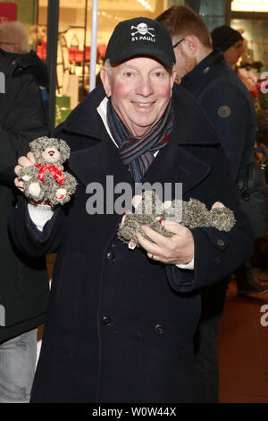 Horst Schroth, Teddybaeren Charityverkauf zu Gunsten Leuchtfeuer, Wandelhalle Hauptbahnhof Hamburg, 22.1.2018 Foto Stock