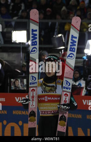 Ryoyu Kobayashi (Giappone /JAP) bei der Qualifikation Vierschanzentournee Oberstdorf 18-19 Foto Stock