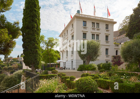 MONTE CARLO, Monaco - Agosto 20, 2016: Villa Paloma museo di arte contemporanea e giardino in una soleggiata giornata estiva in Monte Carlo, Monaco. Foto Stock