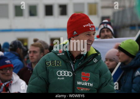 Hat gut lachen: Bundestrainer Werner Schuster (Skispringen) nach dem Sieg von Markus Eisenbichler (TSV Siegsdorf) beim Neujahrsskispringen Vierschanzentournee GAP 2019 Foto Stock