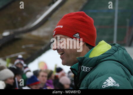 Strahlemann: Bundestrainer Werner Schuster (Skispringen) nach dem Sieg von Markus Eisenbichler (TSV Siegsdorf) beim Neujahrsskispringen Vierschanzentournee GAP 2019 Foto Stock