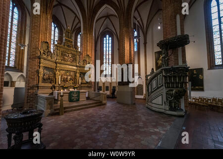 Berlino - 09 settembre 2018: Interno della chiesa di San Nicola nel centro storico di Altstadt Spandau. Foto Stock