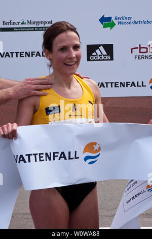 Sabrina Mockenhaupt (Mocki), la donna più veloce della 29a Vattenfall BERLIN HALF MARATHON, partecipa a Let's Dance 2019. Il 38-anno-vecchia donna è 45 volte campione tedesco nel 3000, 5000 e 10.000 m. Foto Stock