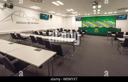 Visita Allianz Stadion. Vienna, Austria Foto Stock