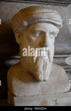 Roma. L'Italia. Busto di greco antico filosofo e matematico Pitagora di Samo (ca. 570-ca. 495 BC) nella Sala dei Filosofi, Ca Foto Stock