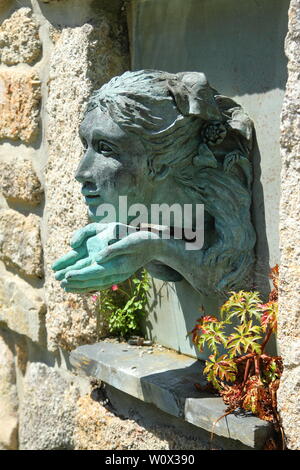 Funzione di acqua in Abbey Gardens, Tresco, isole Scilly, Cornwall, Regno Unito Foto Stock