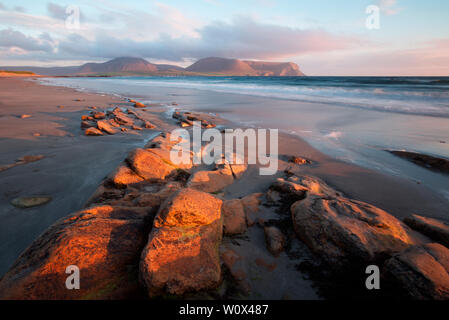 Warebeth spiaggia presso il solstizio d'estate, Orkney continentale Foto Stock