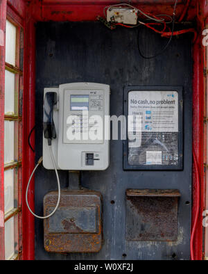 Telefono pubblico kiosk presso Ettrick Bay, Isle of Bute, Scotland, Regno Unito Foto Stock