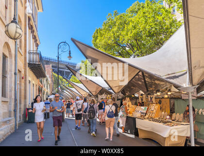 Mercato di domenica su George Street nel quartiere Rocks, Sydney, Nuovo Galles del Sud, Australia Foto Stock