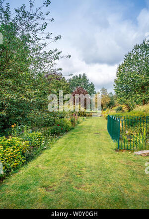 Bella Linda Vista Gardens in fiore ad Abergavenny. Foto Stock