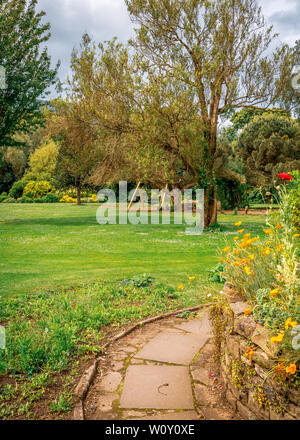 Bella Linda Vista Gardens in fiore ad Abergavenny. Foto Stock