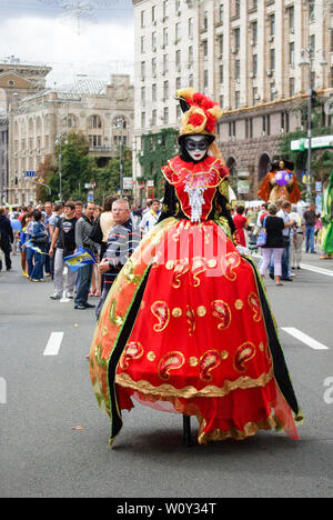 Sfilata in costume in Khreshchatyk Street a Kiev, Ucraina Foto Stock