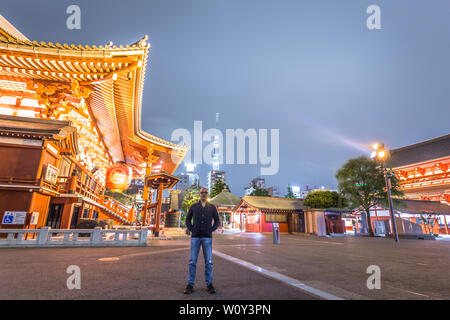 Tokyo - 20 Maggio 2019: Night Shot di il tempio Sensoji di Asakusa, Tokyo, Giappone Foto Stock